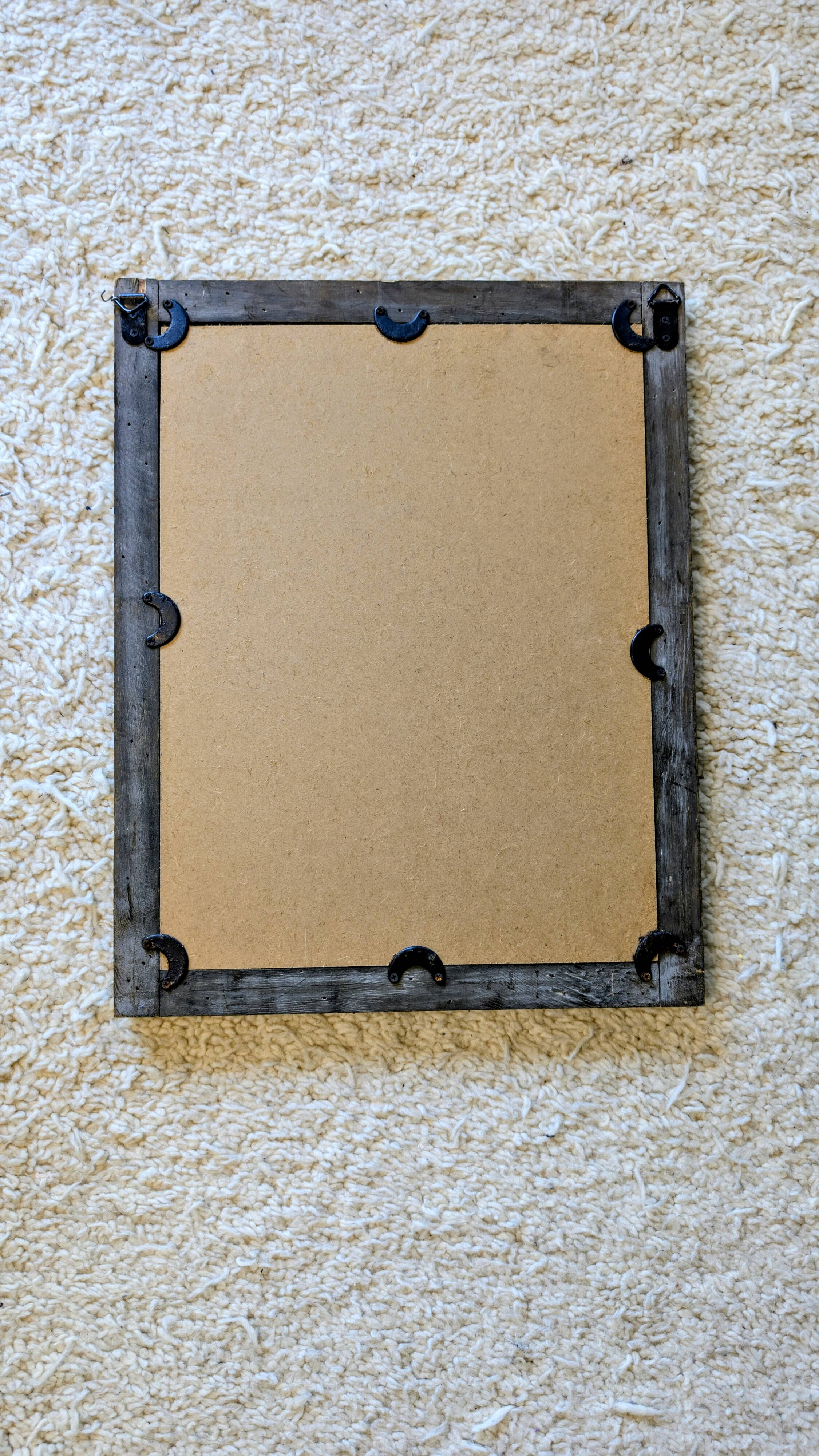 Wooden mirror with heart motif – natural patina