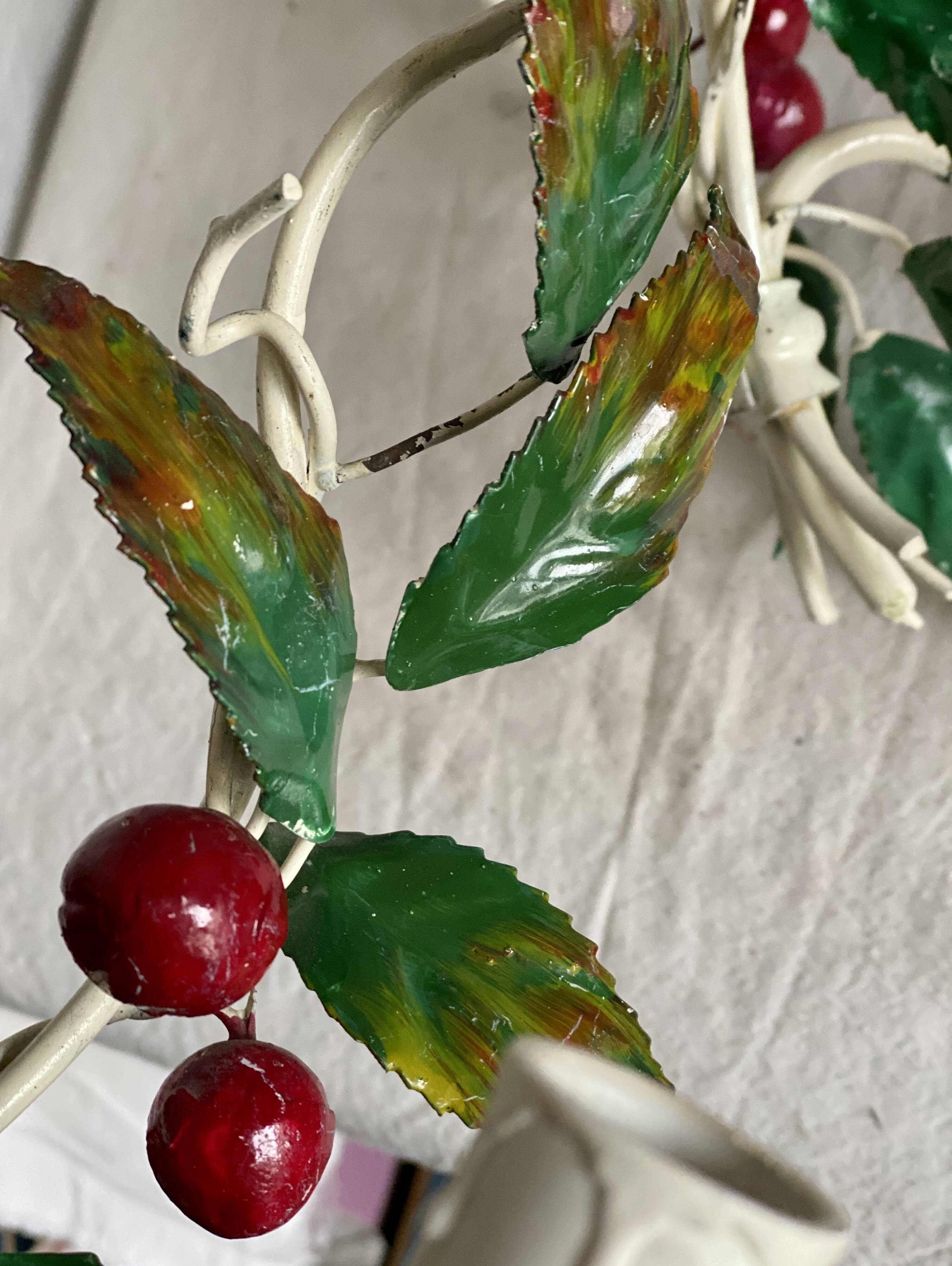 Pair of cherry metal wall lights, white and green, vintage 1970s.