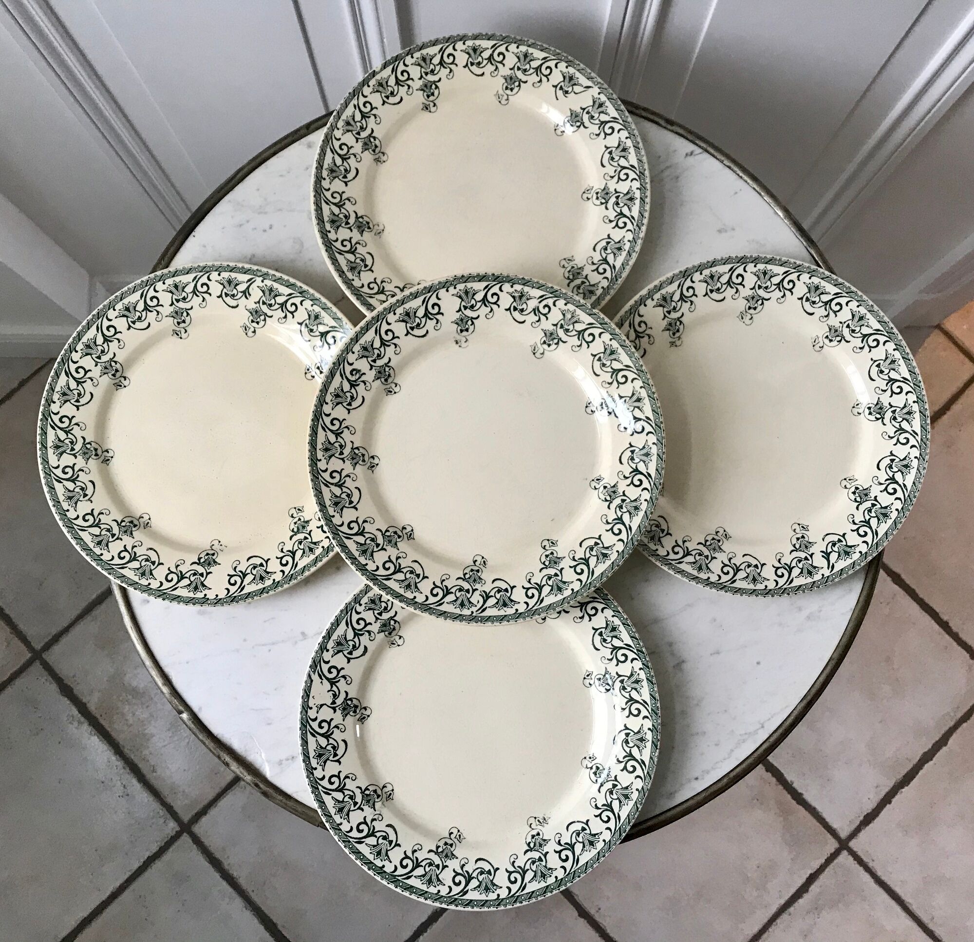 lot of 5 flat plates Terre de Fer Digoin Sarreguemines model "Suzanne" late nineteenth