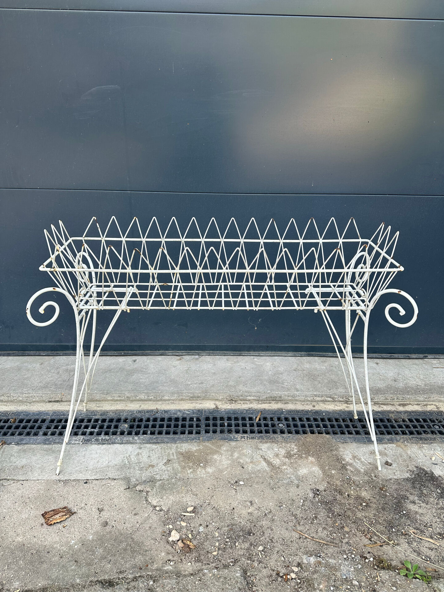 Antique planter