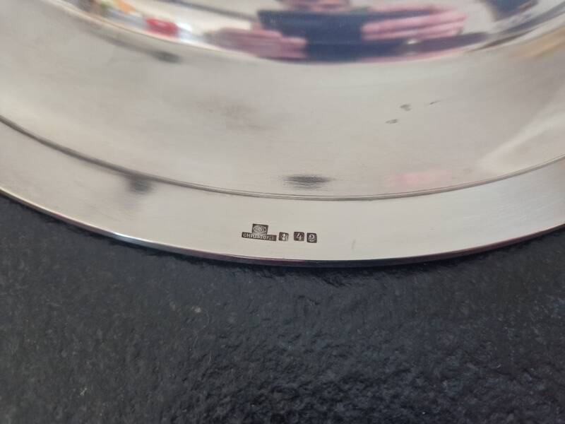 Christofle - Round service plate model Crossed Ribbons - in silver-plated metal