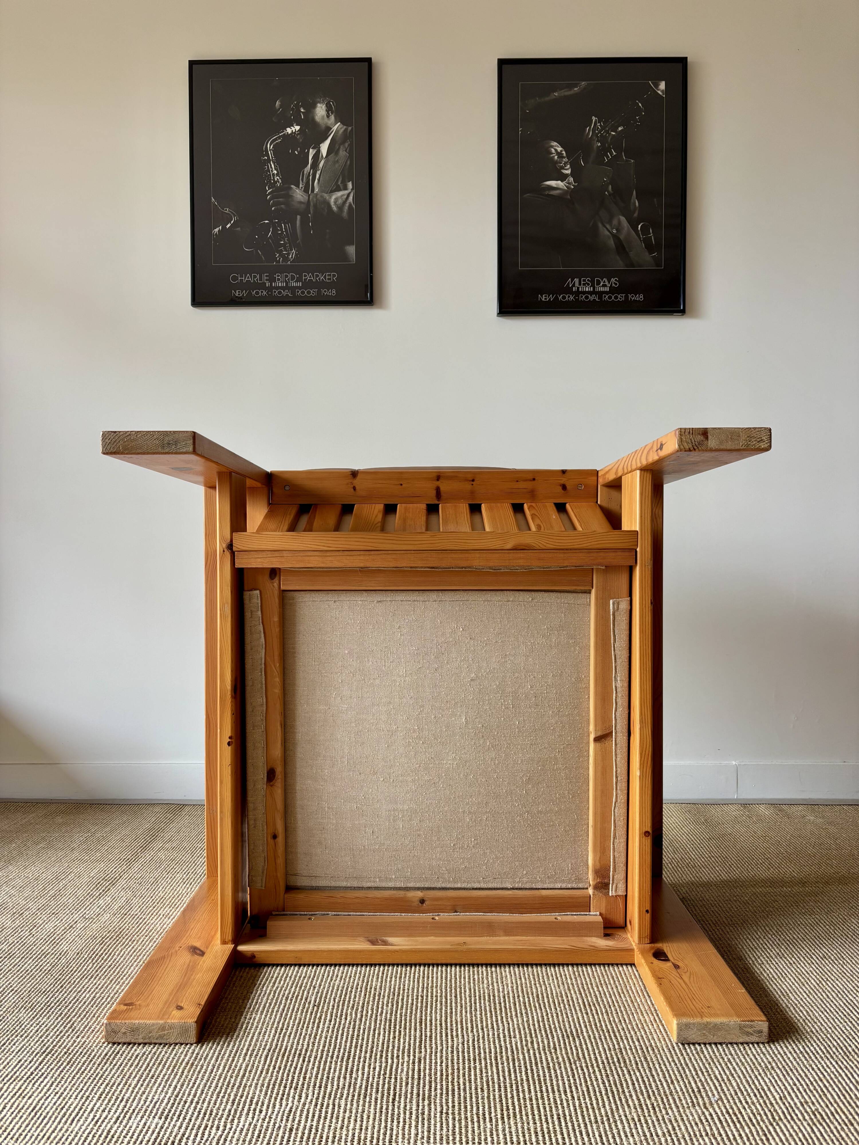 2 pine and leather armchairs from the 1970s