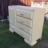 Buffet convenient vintage Mado lacquered white beige in good condition.