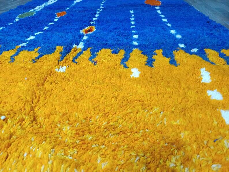 Traditional Berber Moroccan rug 250cm x 150cm