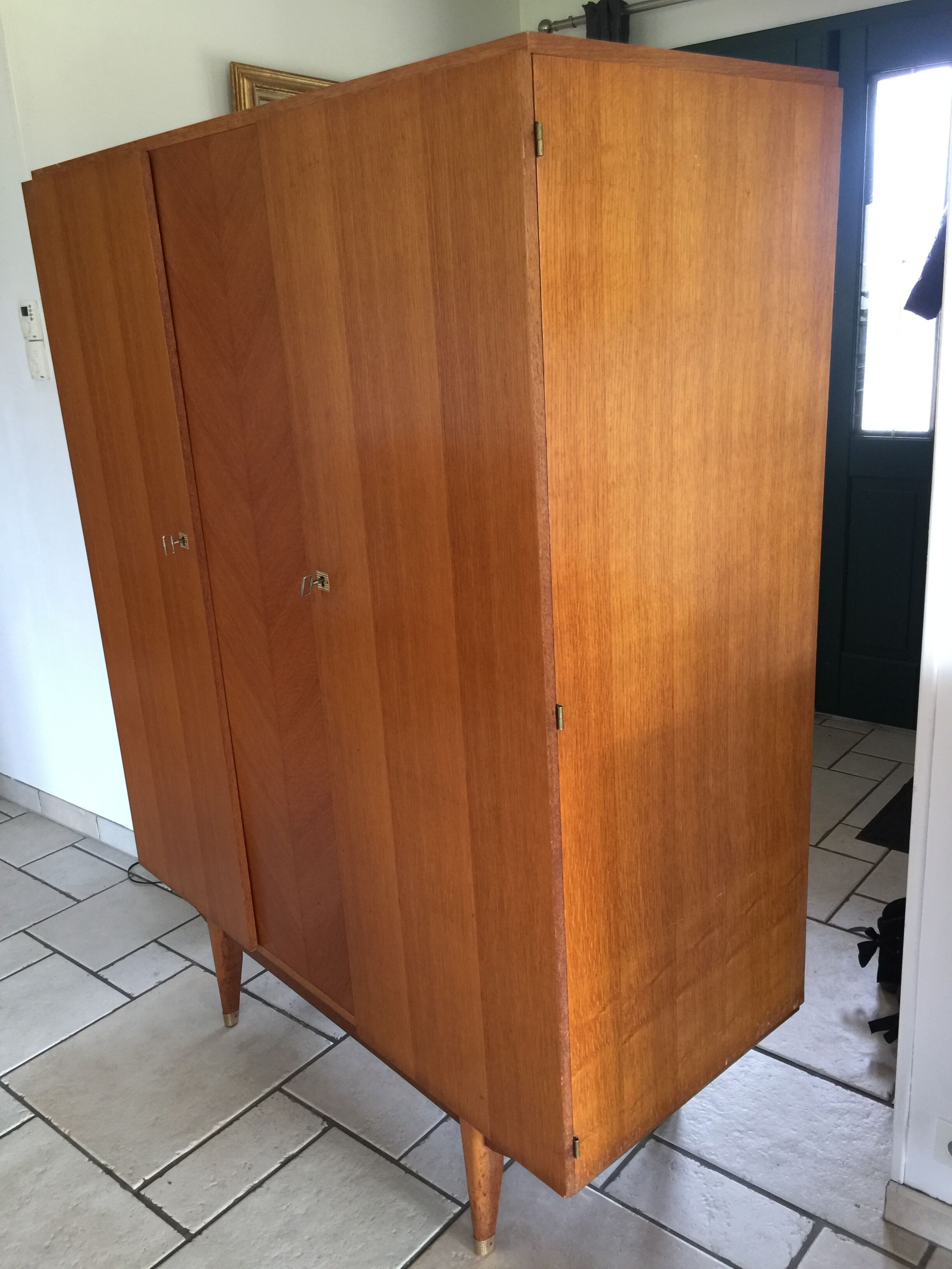 Vintage 60s cupboard