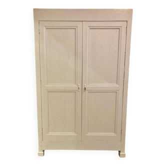 Armoire parisienne en bois massif