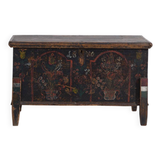 Coffre ancien en bois du pin – Europe centrale (vers 1870)