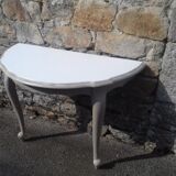 Dining room table
