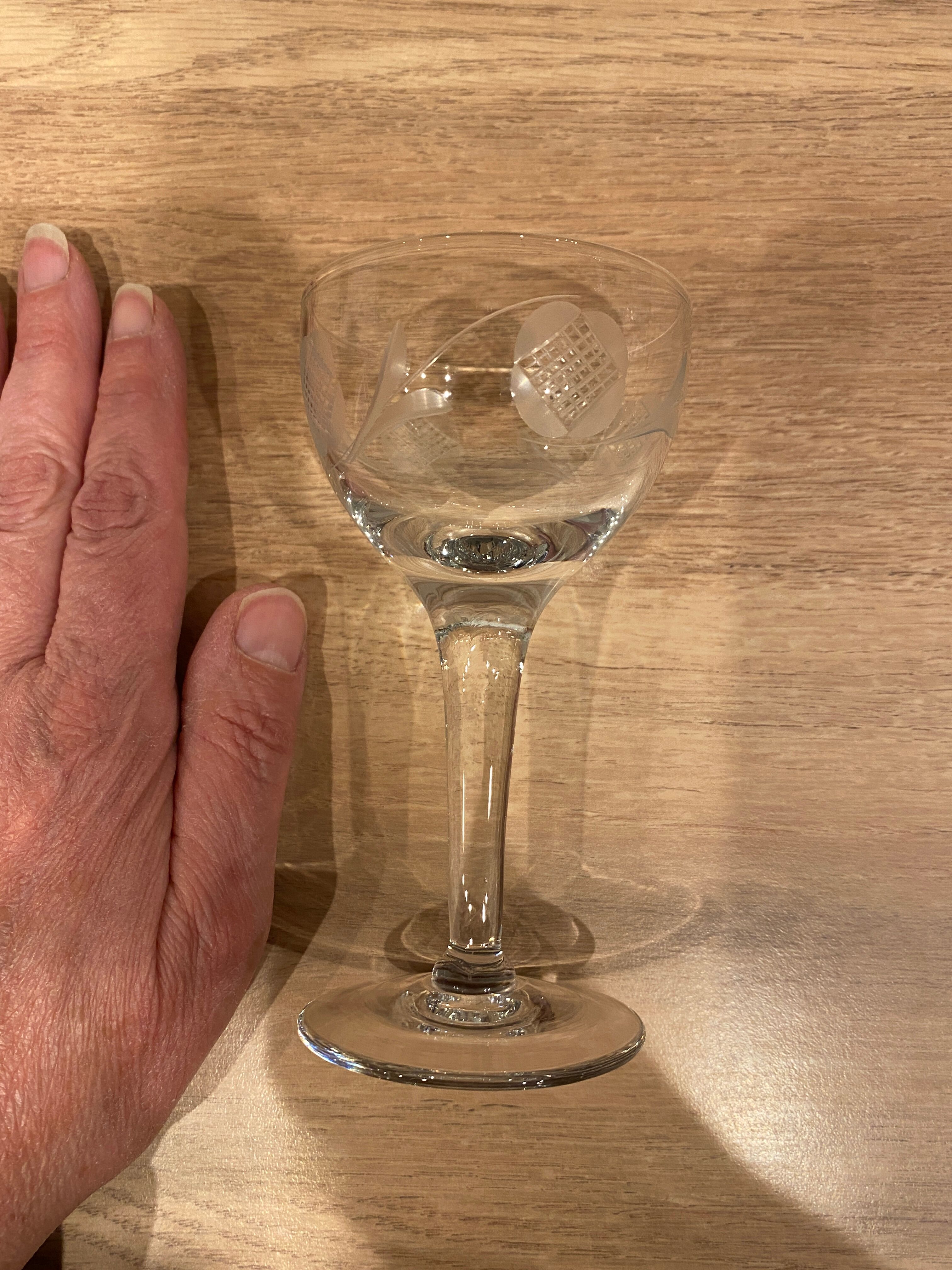 Set of 5 engraved glasses