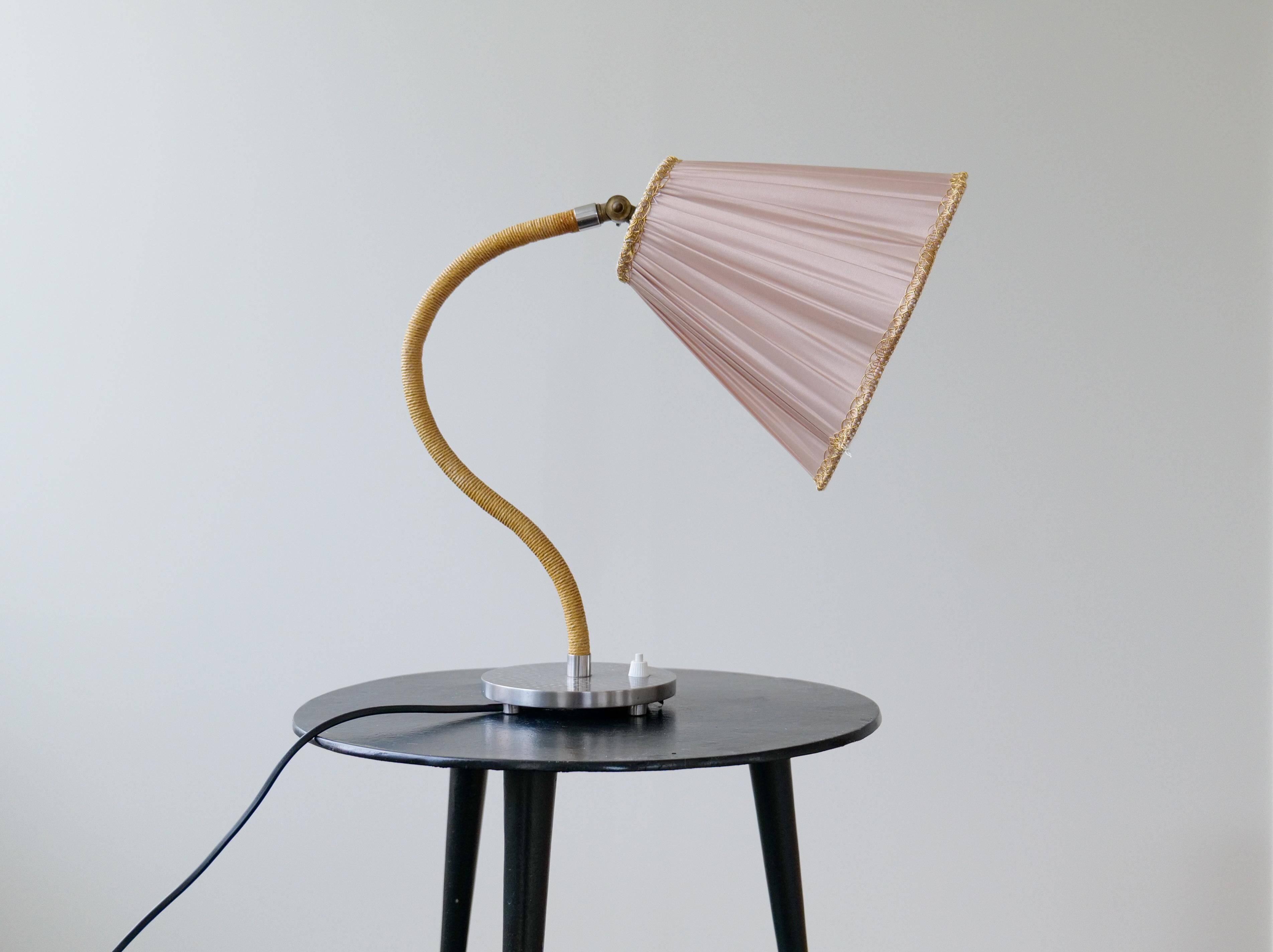 Swedish sculptural table lamp in Art Deco style from the 1970s.