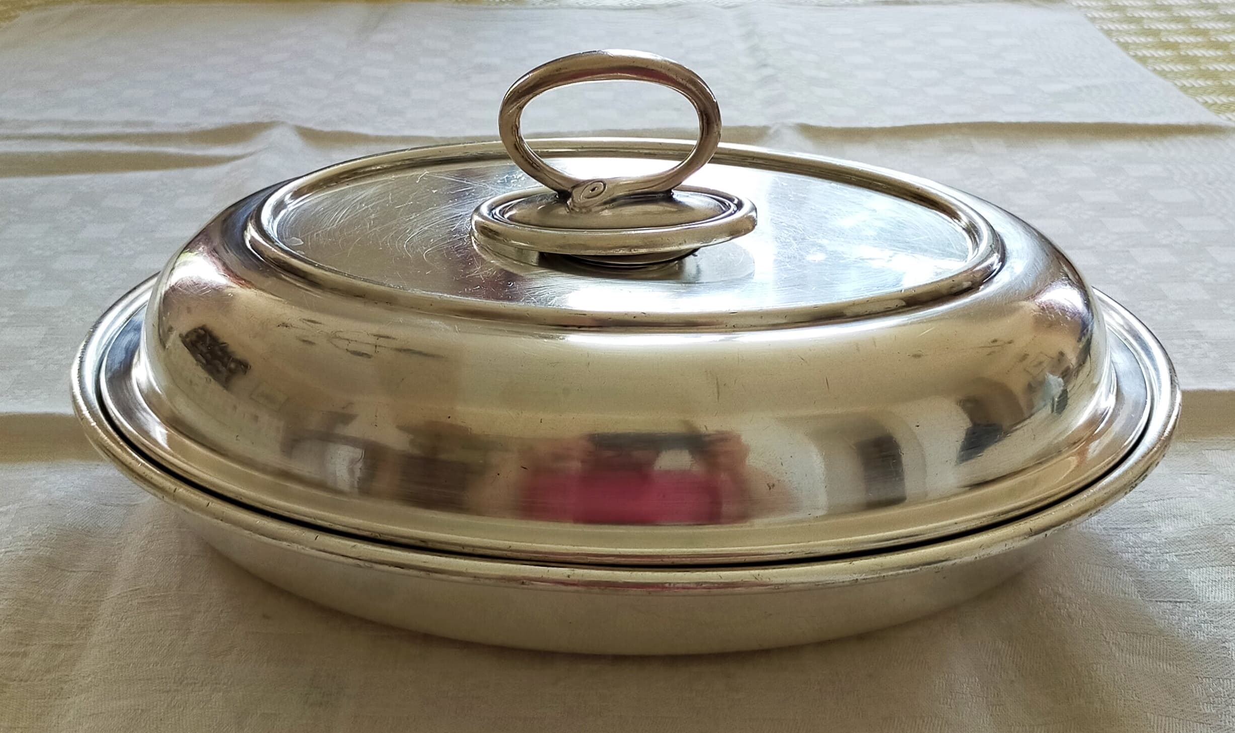 Serving dish / Silver metal vegetable