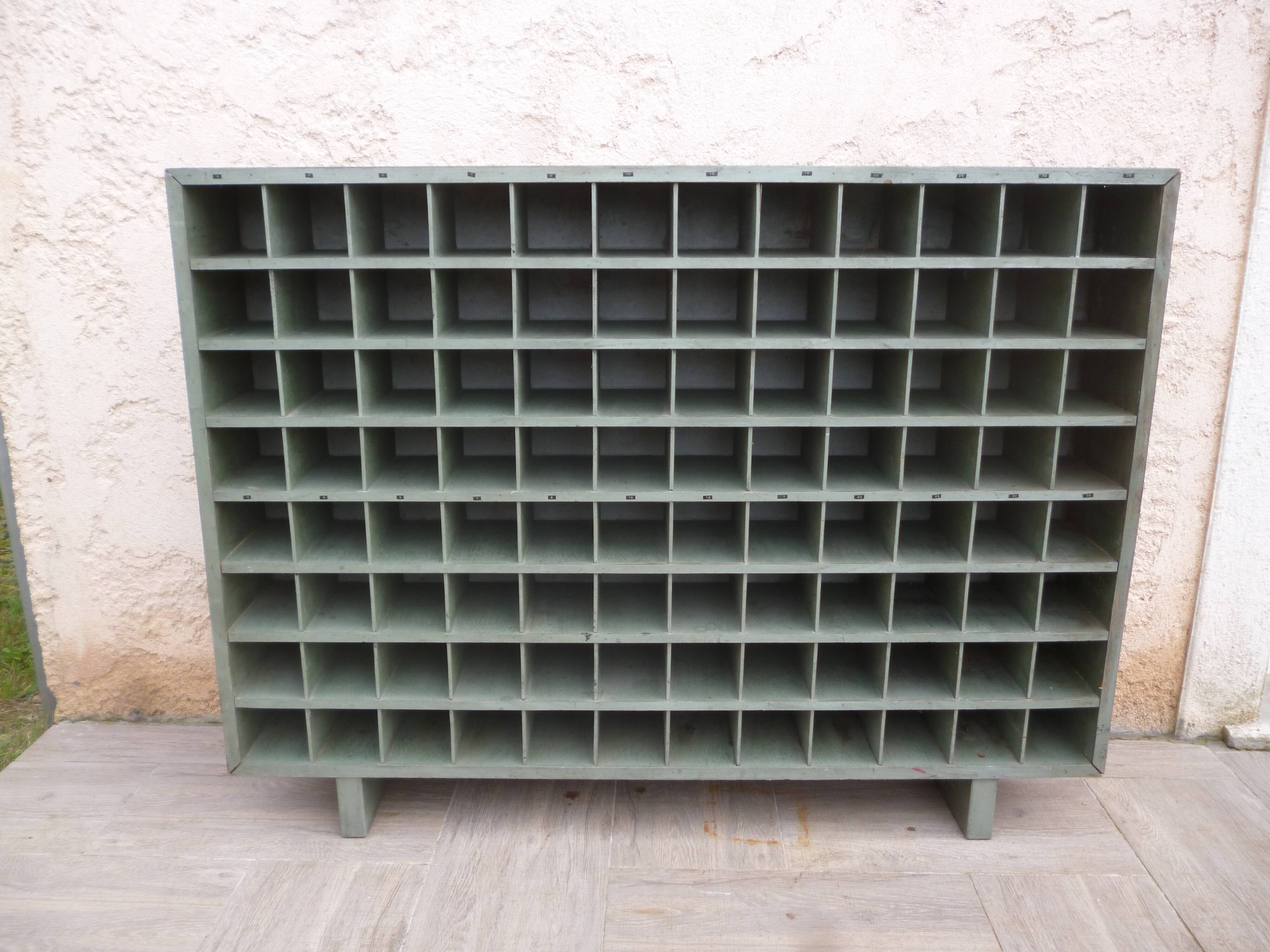 Meuble de métier à casiers   en bois  vintage