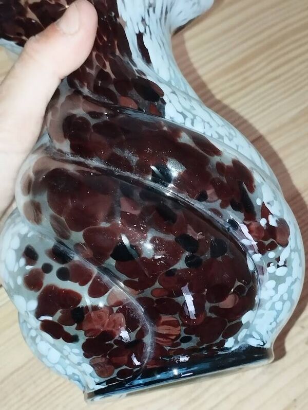 Vase en verre artistique soufflé, décor moucheté, années 60–70