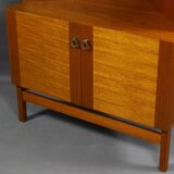 Vitrine d'angle en teck par P.Rimme, années 1960