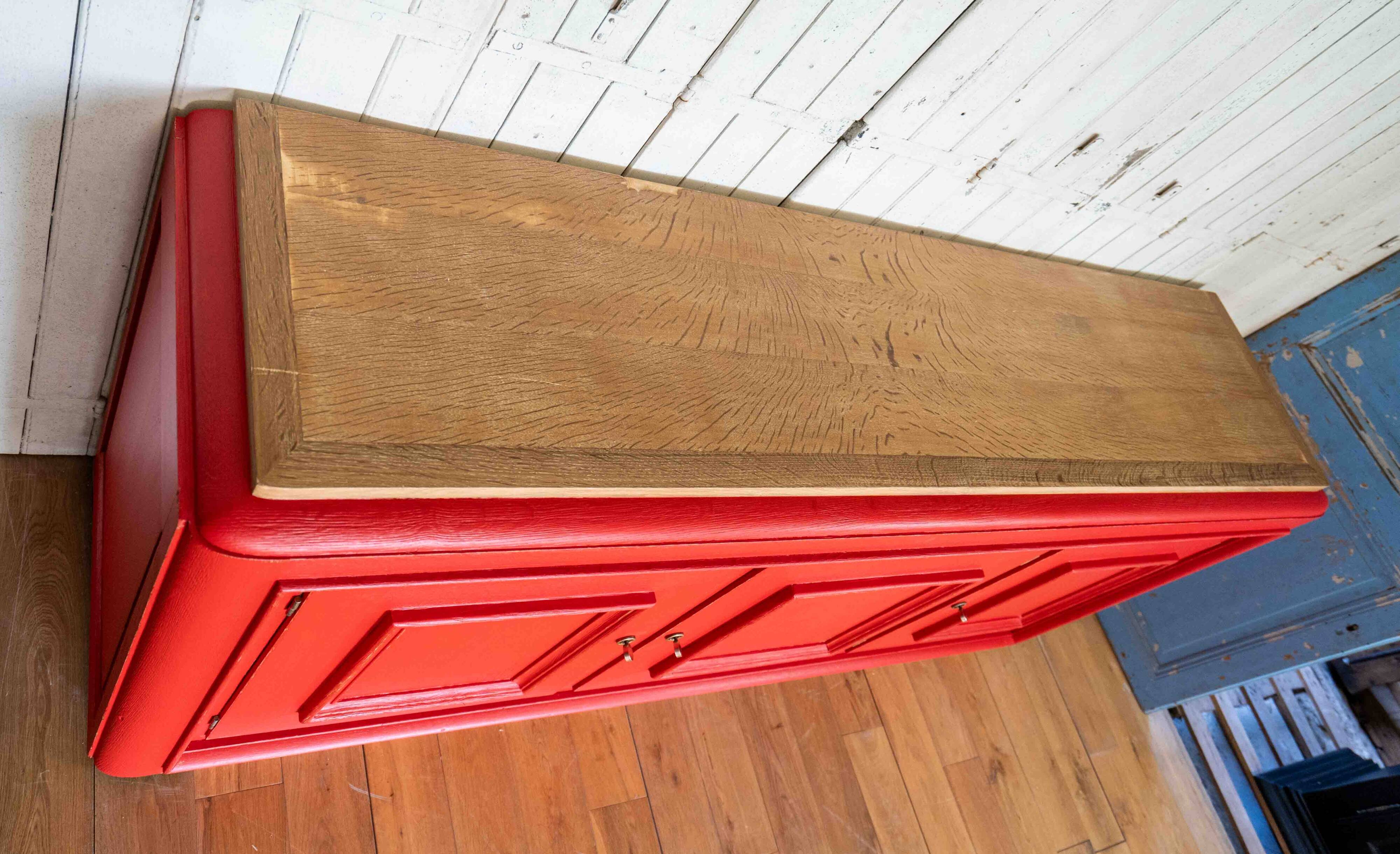 Low sideboard with 3 doors