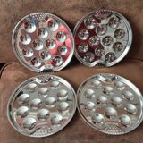 Set of 4 metal snail plates