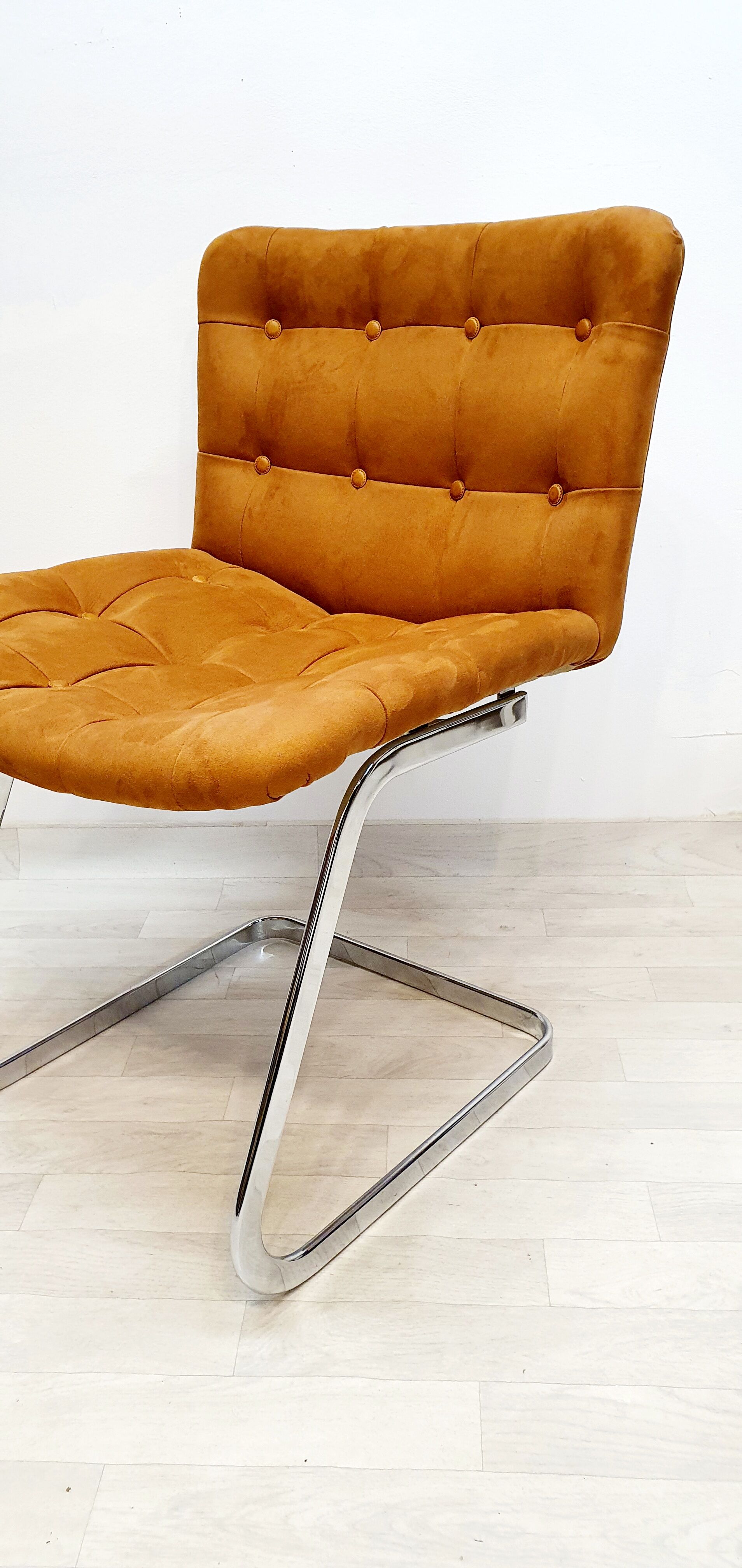 Airborne armchair 'Haussmann'