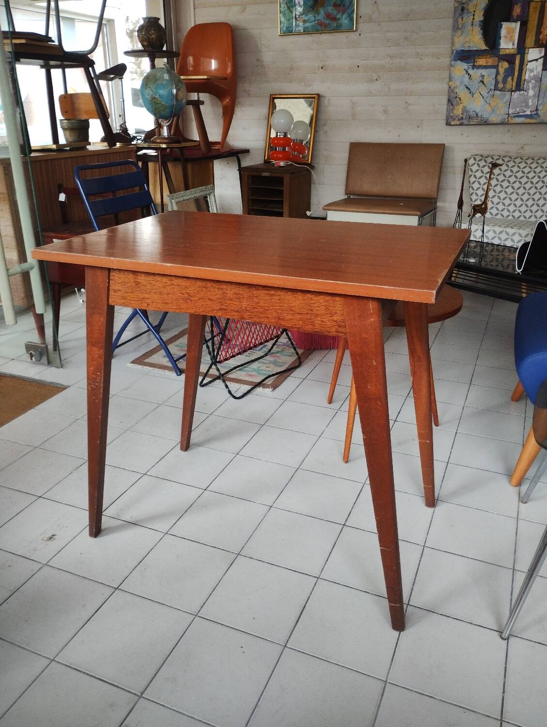 Desk with compass legs