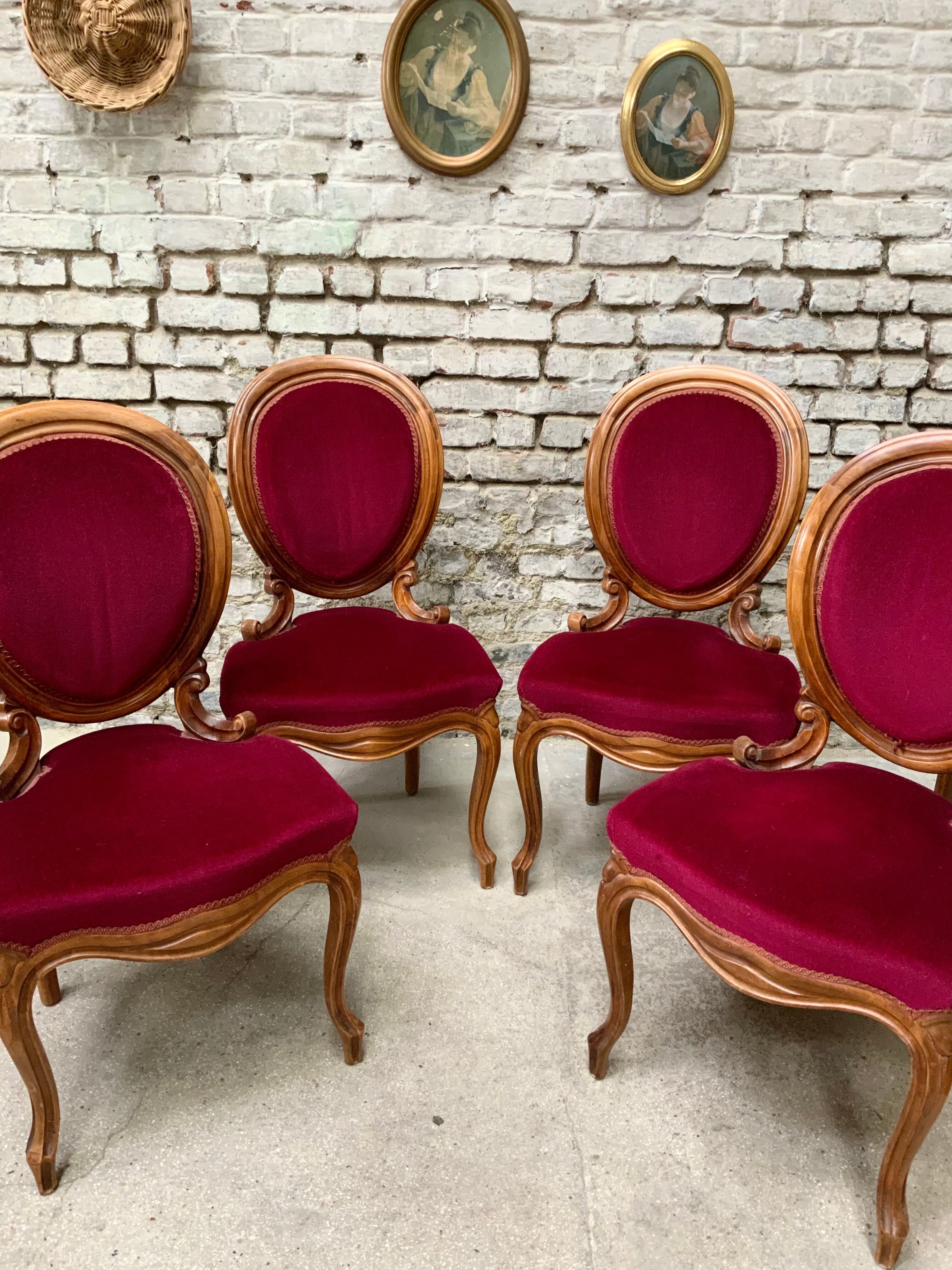 4 medallion chairs