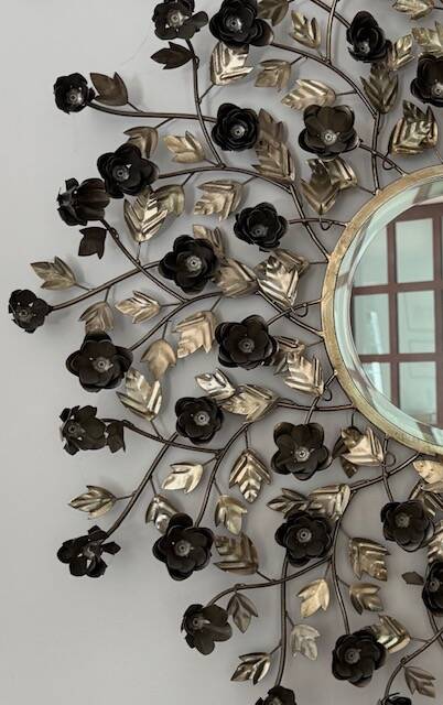 Asian flower mirror in silver metal – 88 cm – excellent condition