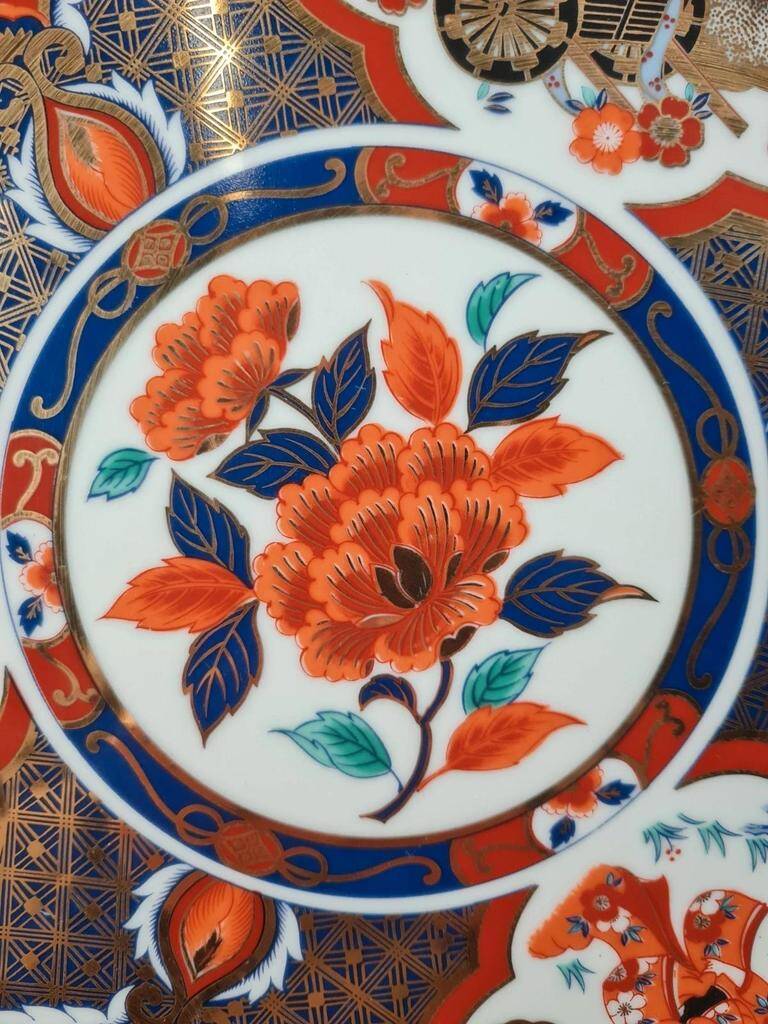 Large decorative porcelain plate – Imari red & blue style