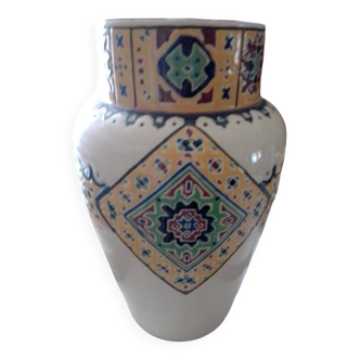 Vase en céramique a décor d'émaux multicolores