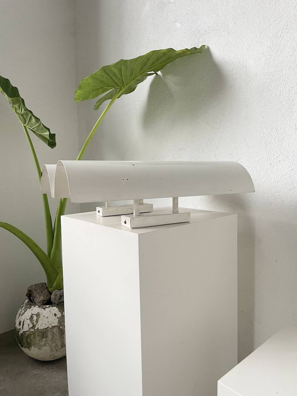 Pair of Parscot wall lights in white lacquered metal from the 80s