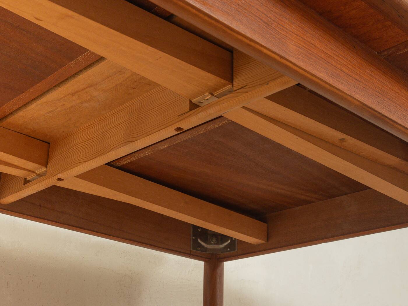 Extendable dining table from the 1960s by Poul Hundevad