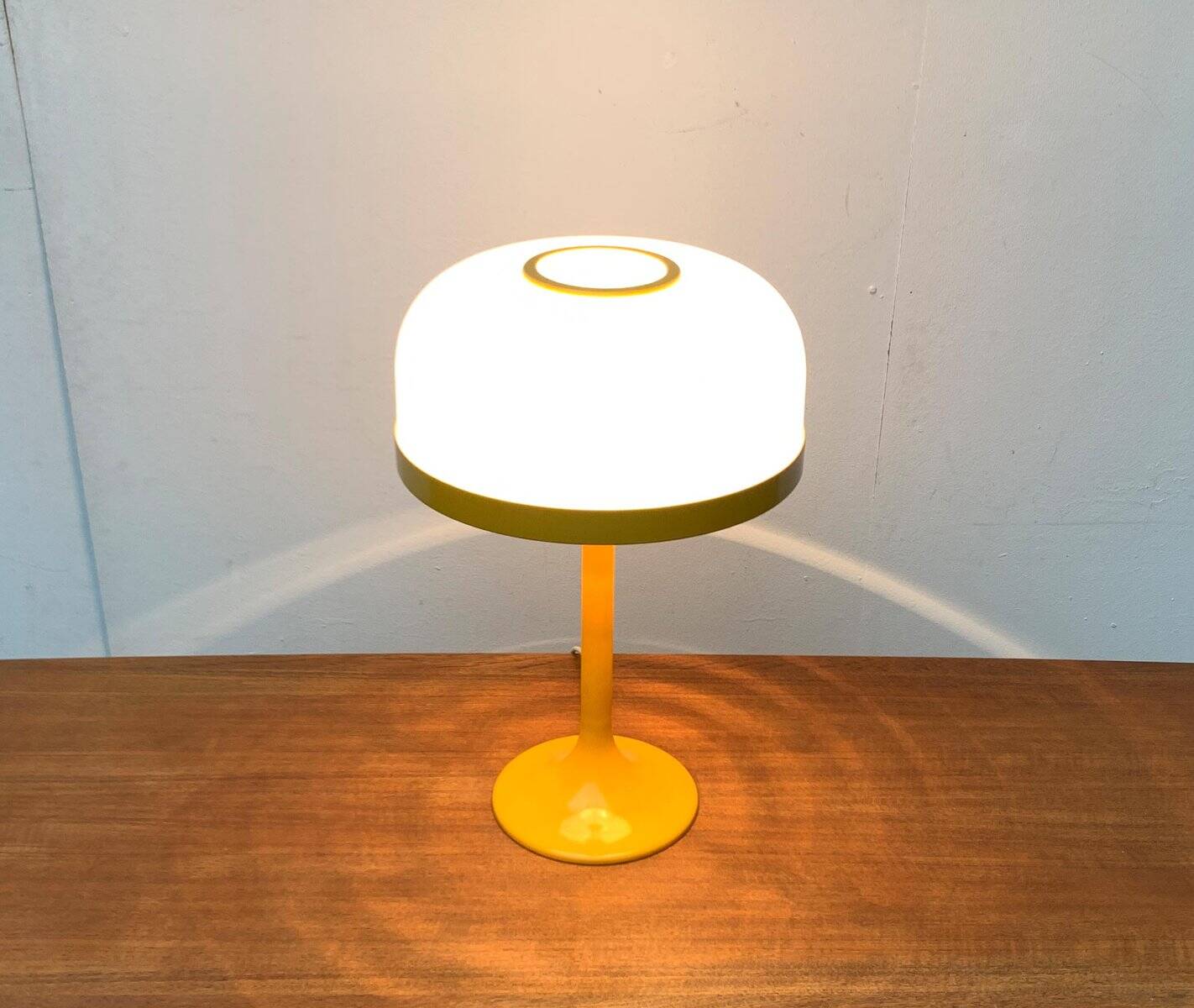 Lampe de table champignon allemande de l'ère spatiale Mid-Century de Kaiser Idell / Kaiser Leuchten, années 1960