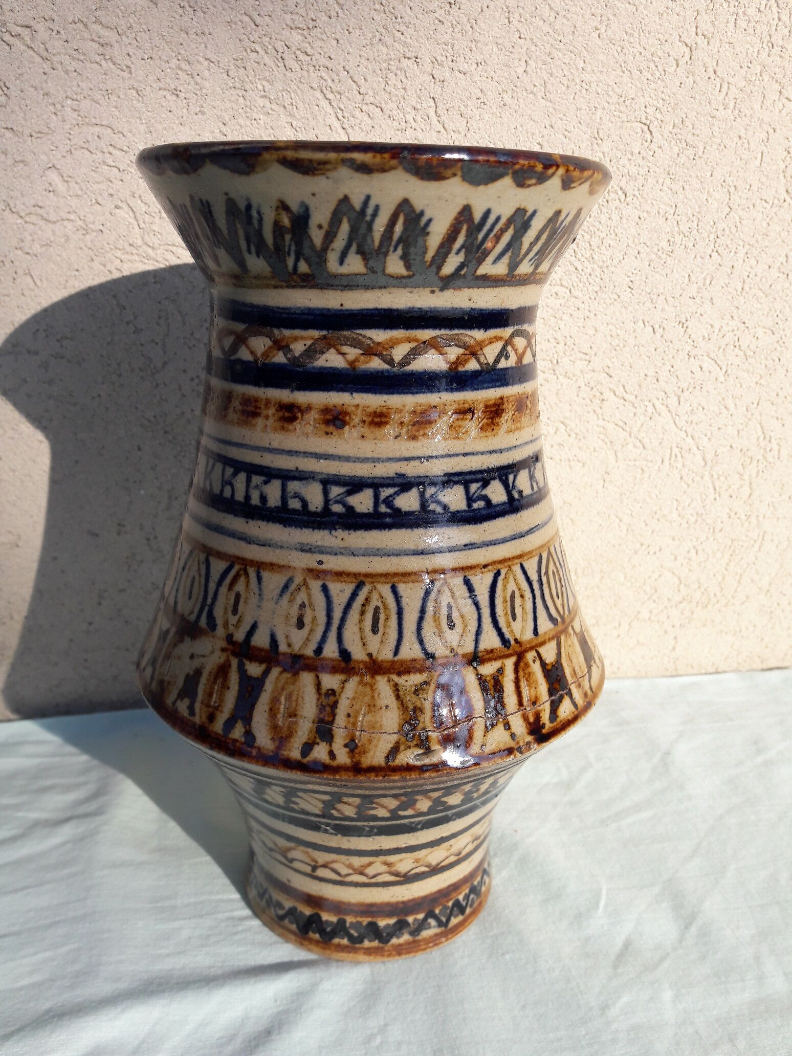 Ceramic vase