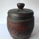 Boîte vintage en bois gravé