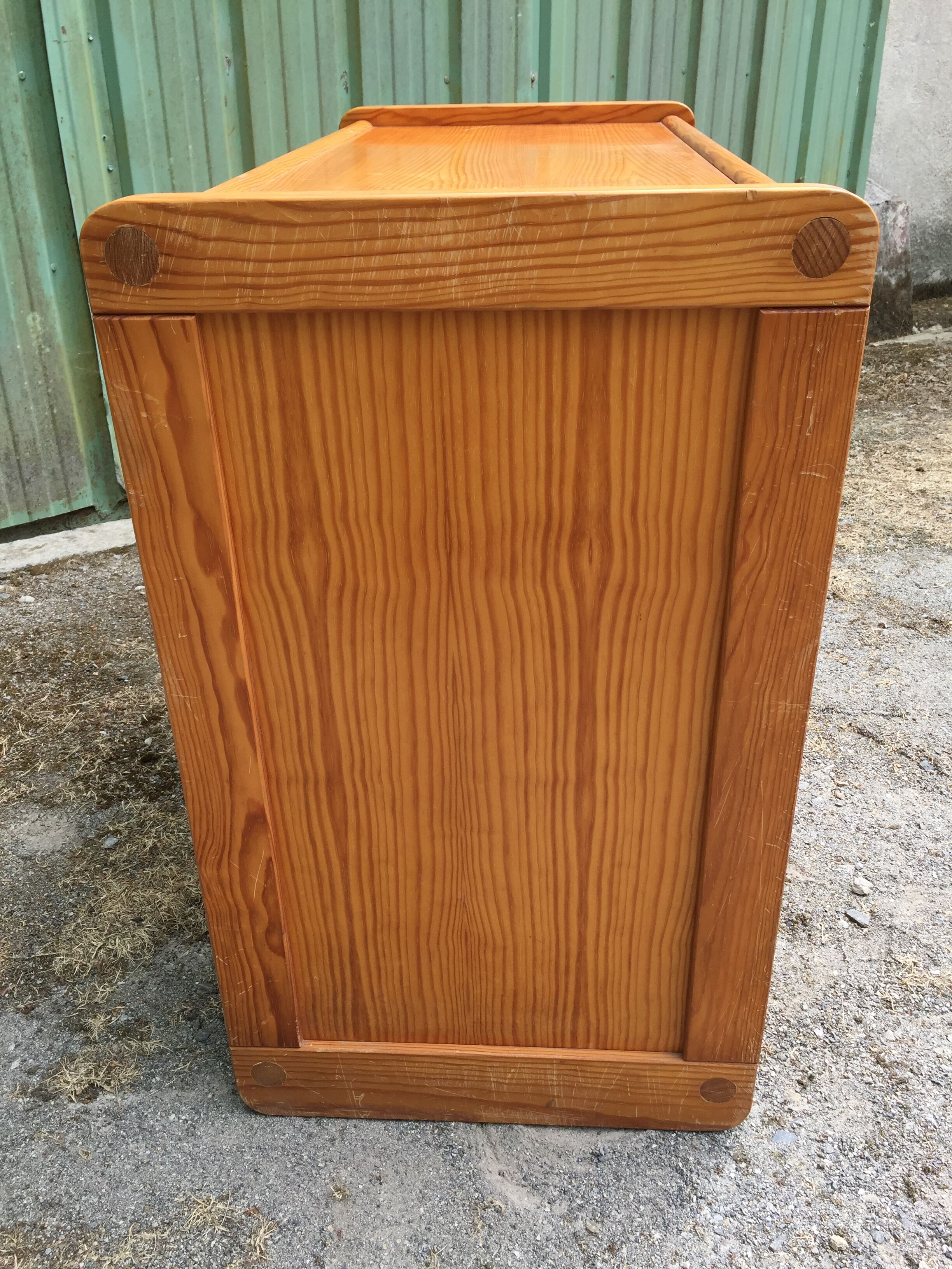 Vintage Scandinavian chest of drawers with 4 drawers in solid pine