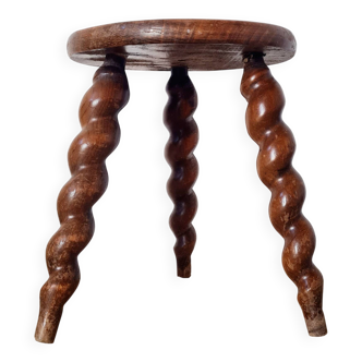 Modernist farm stool with screw legs