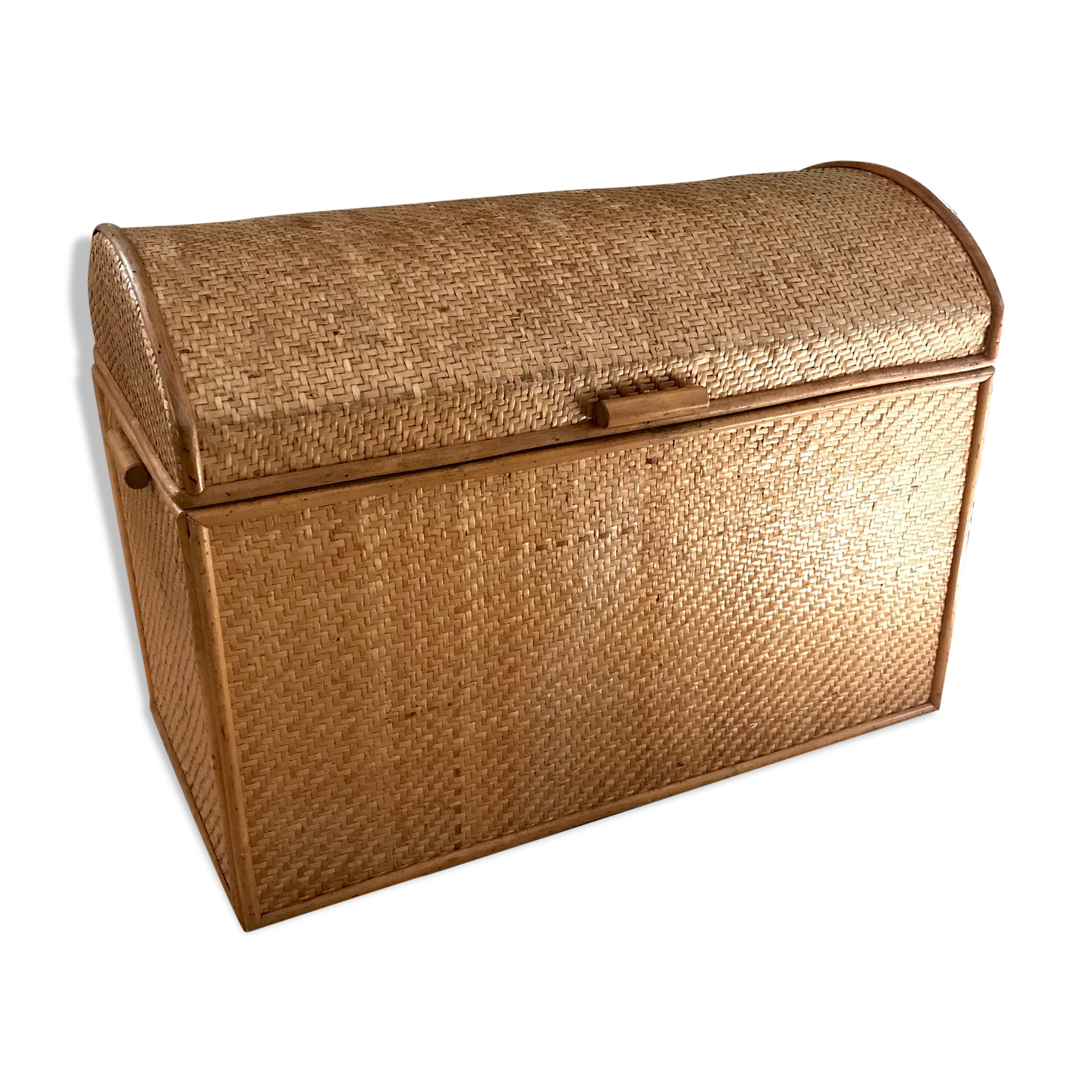 Vintage rattan box