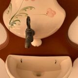 Green and pink water fountain