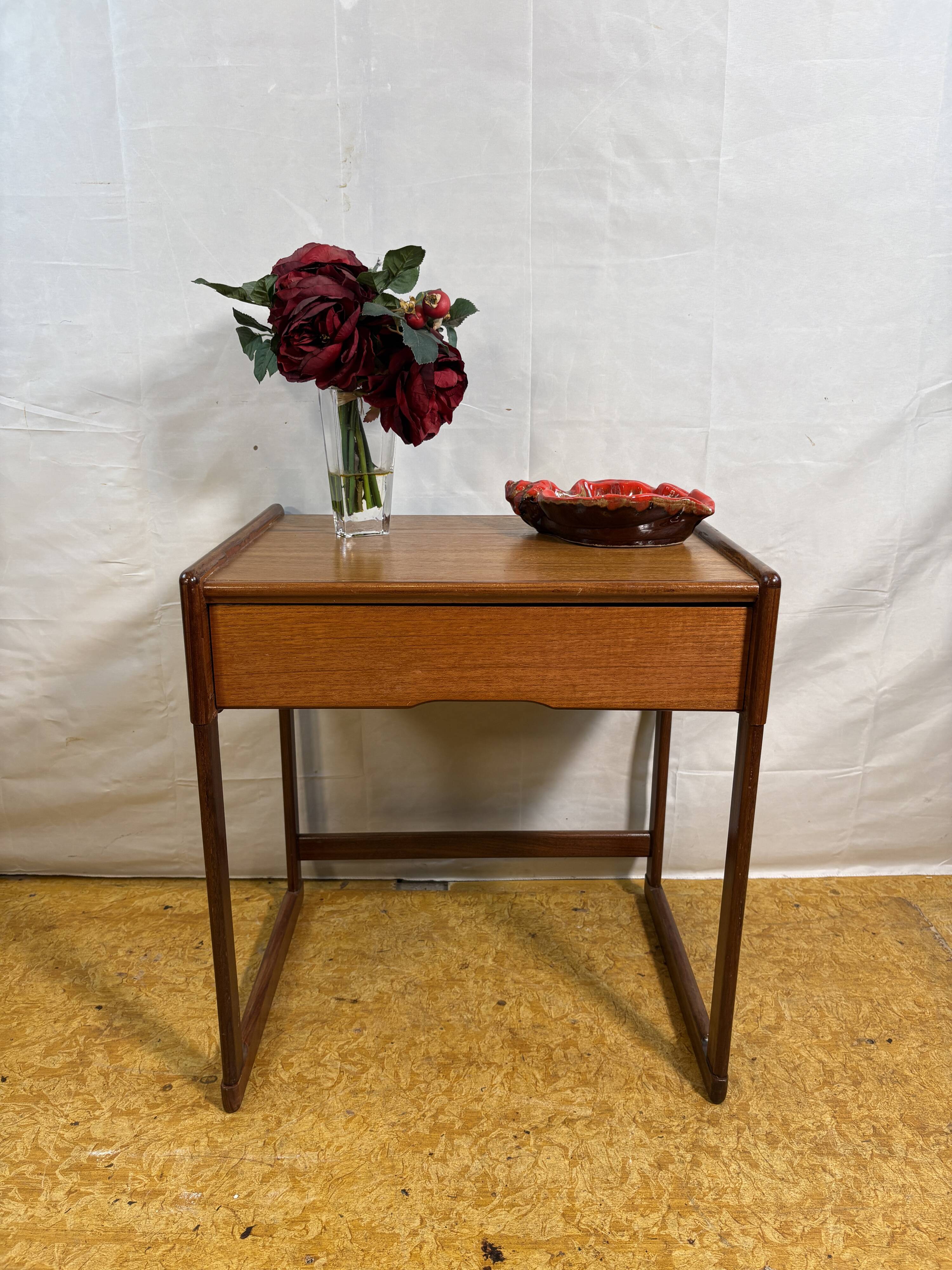 Table d'appoint G Plan en teck vintage – Moderne du milieu du siècle – Années 1960
