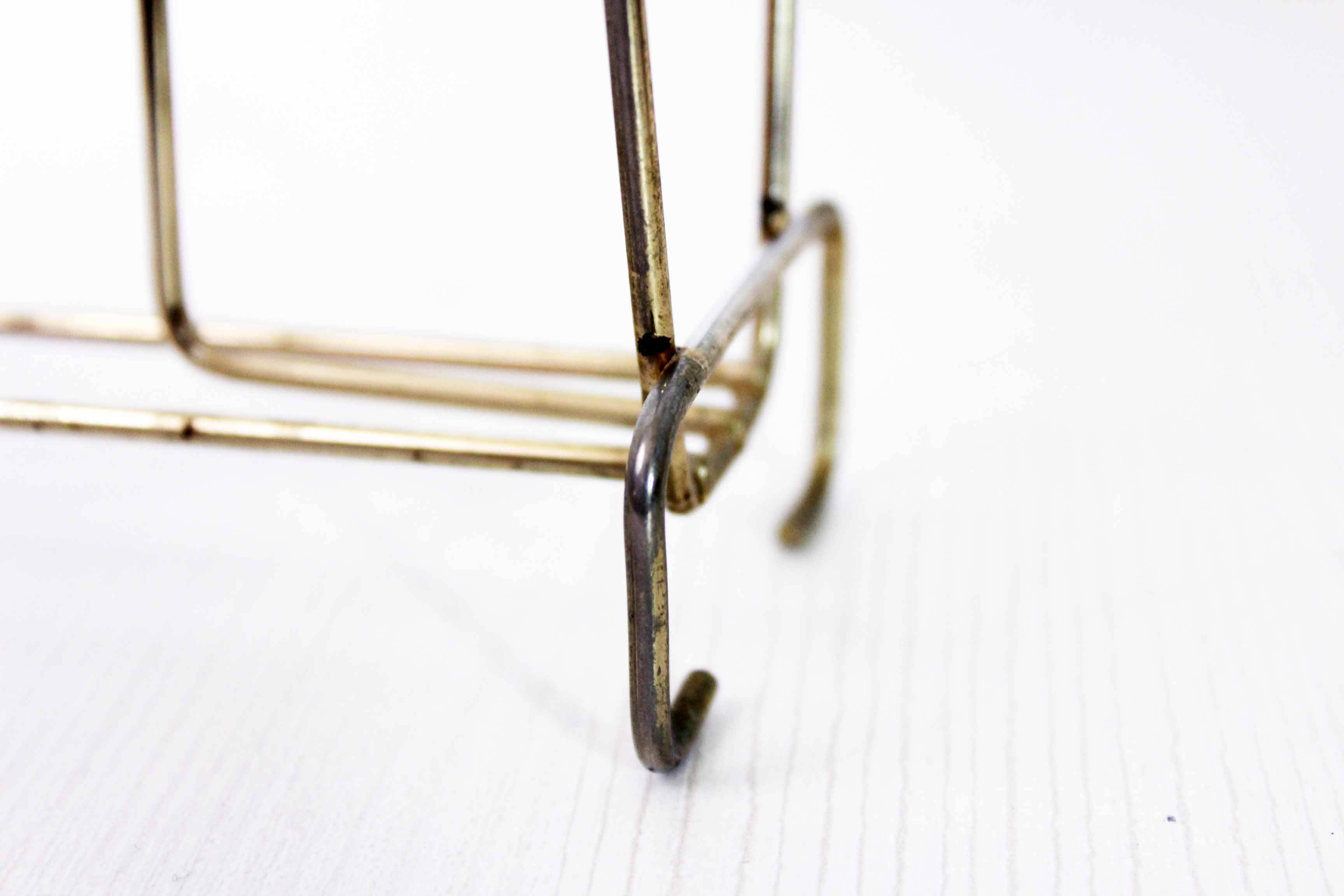 Porte lettres vintage en métal doré et vinyle