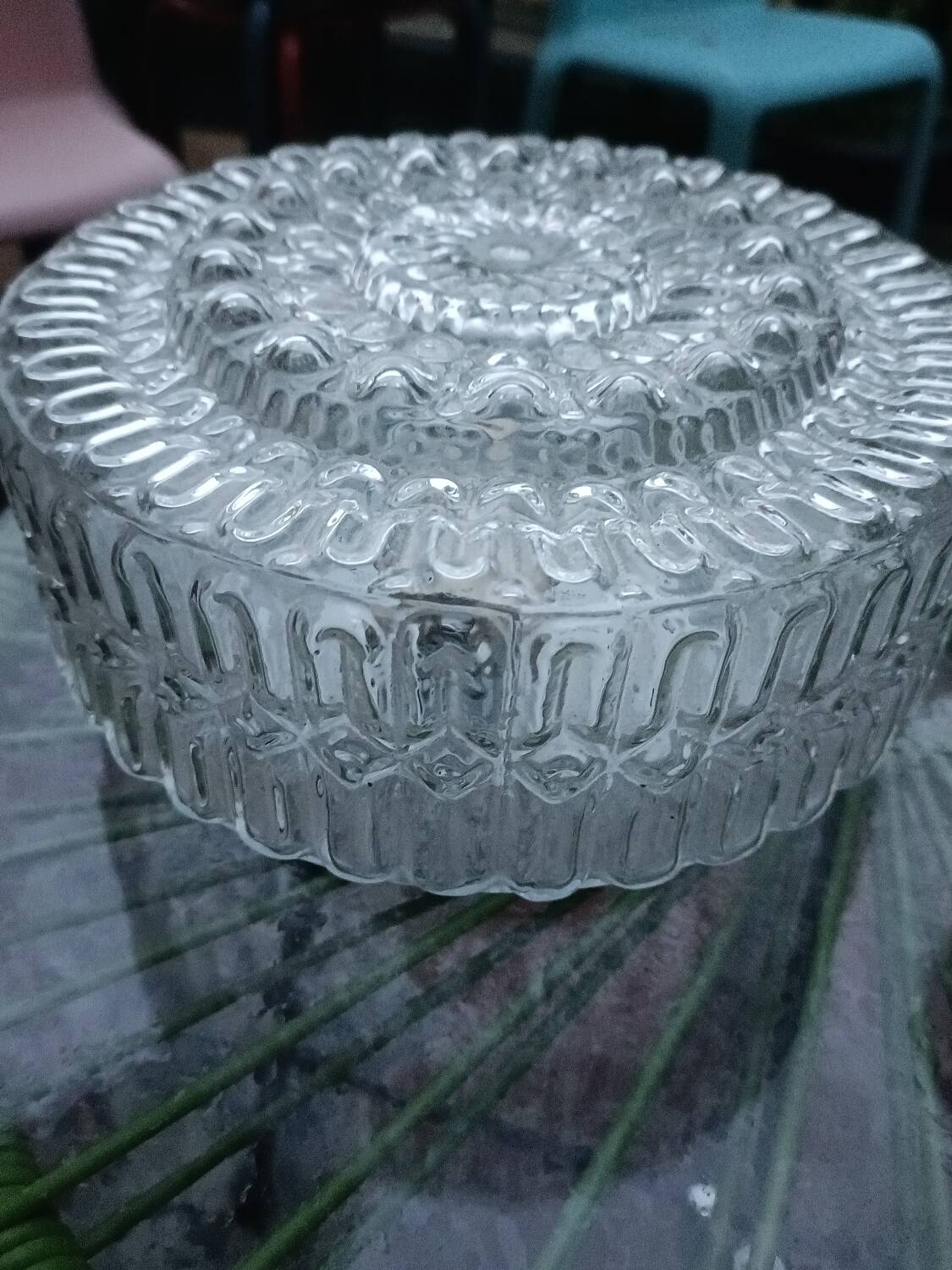 Plafonnier, applique vintage en verre moulé