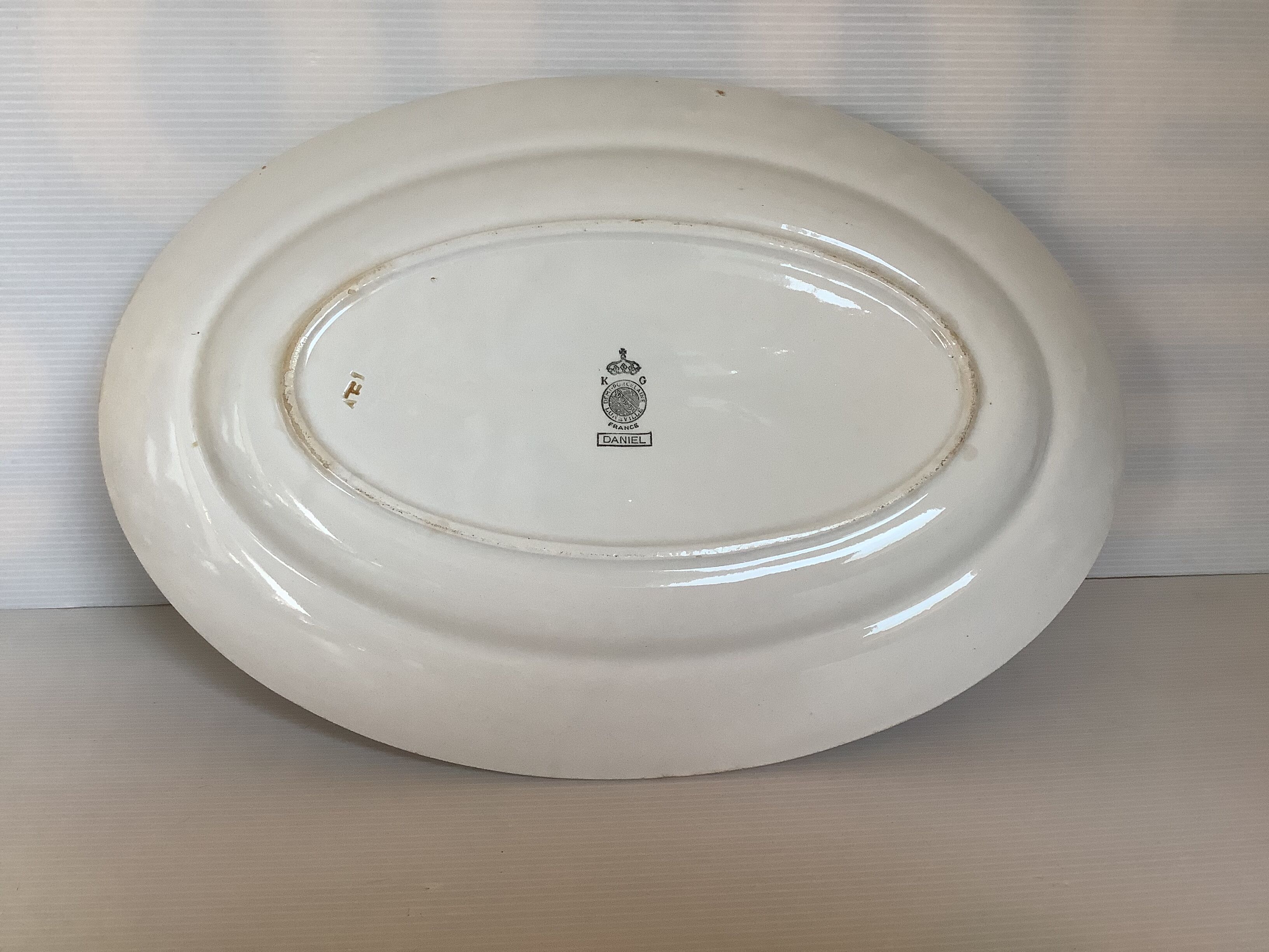 Oval earthenware dish, Luneville model Daniel