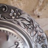 Repelled pewter wall clock floral decoration