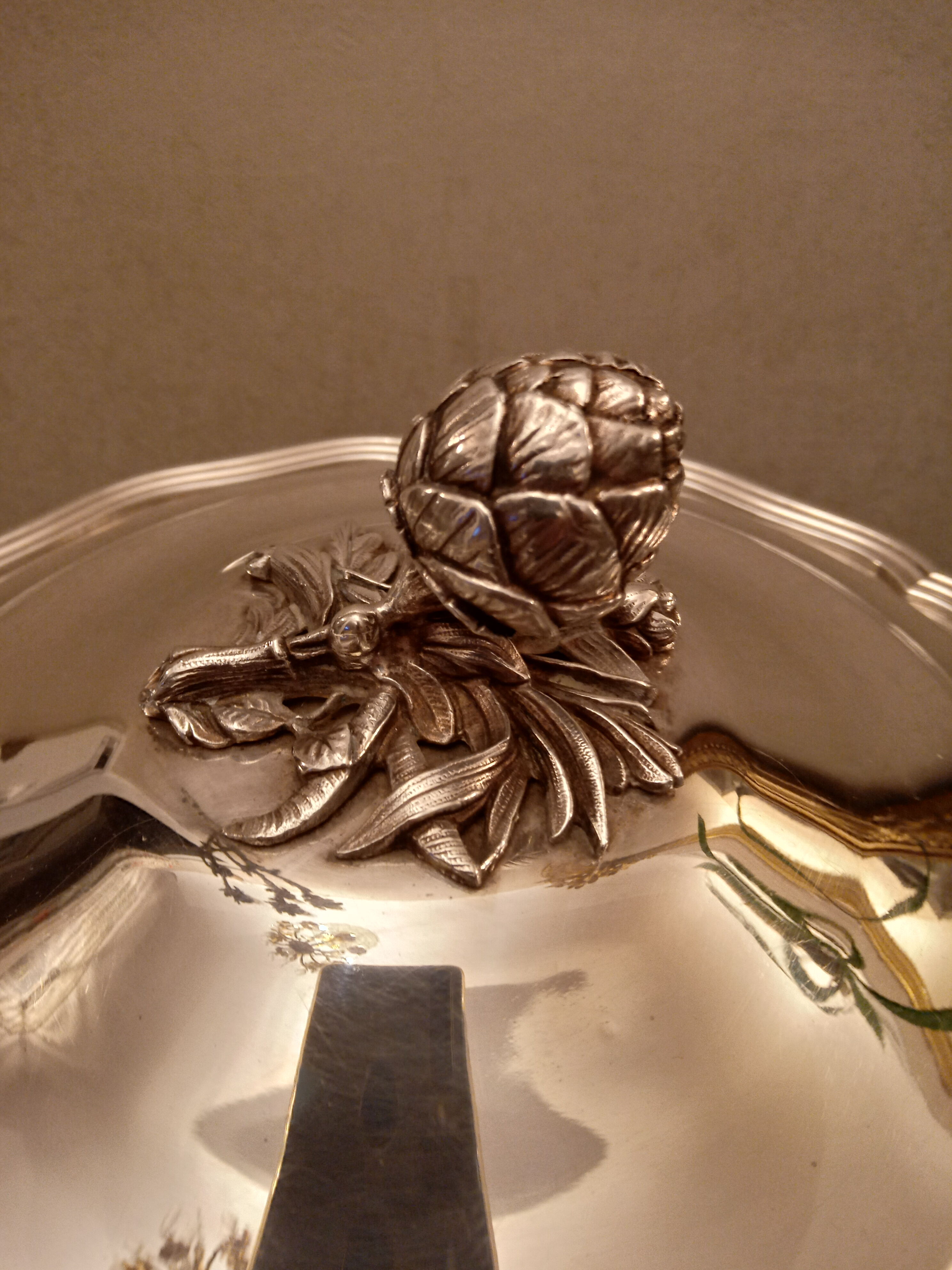 Silver metal soup