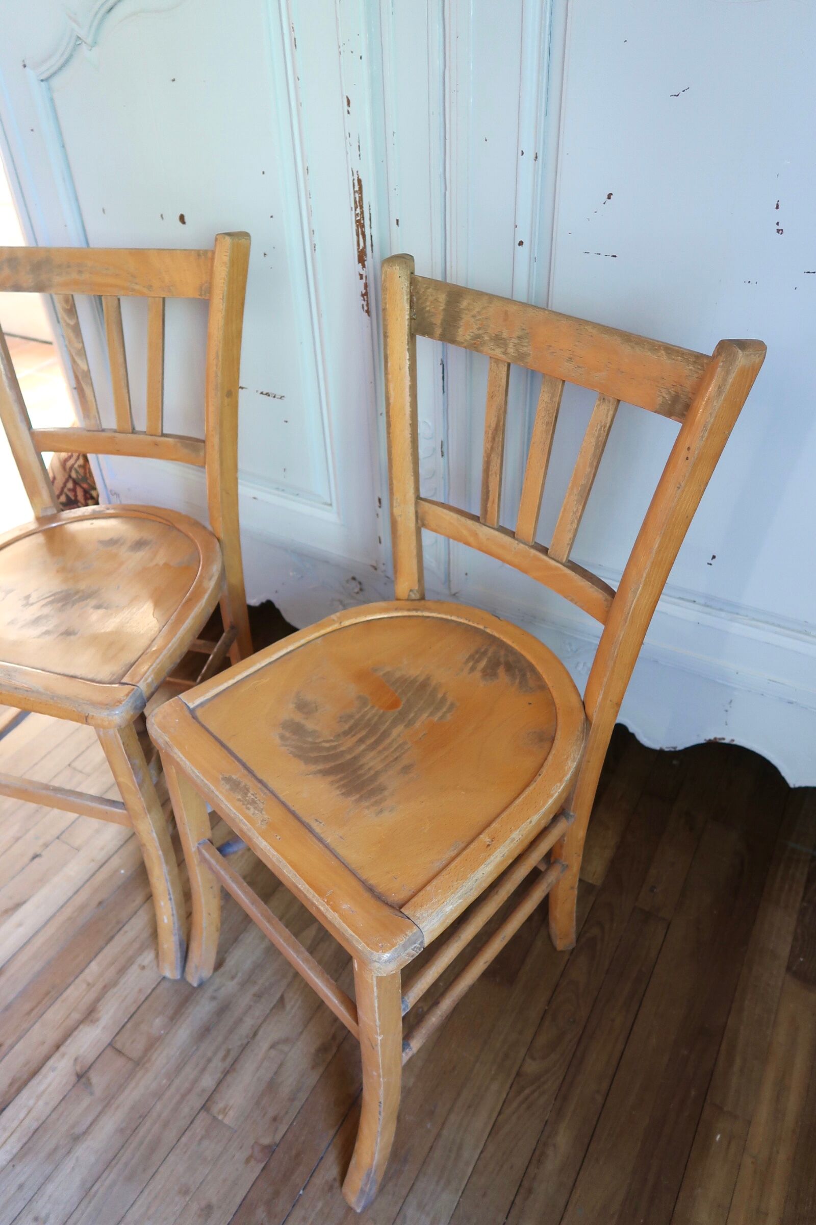 Lot de 2 chaises bistrot en bois