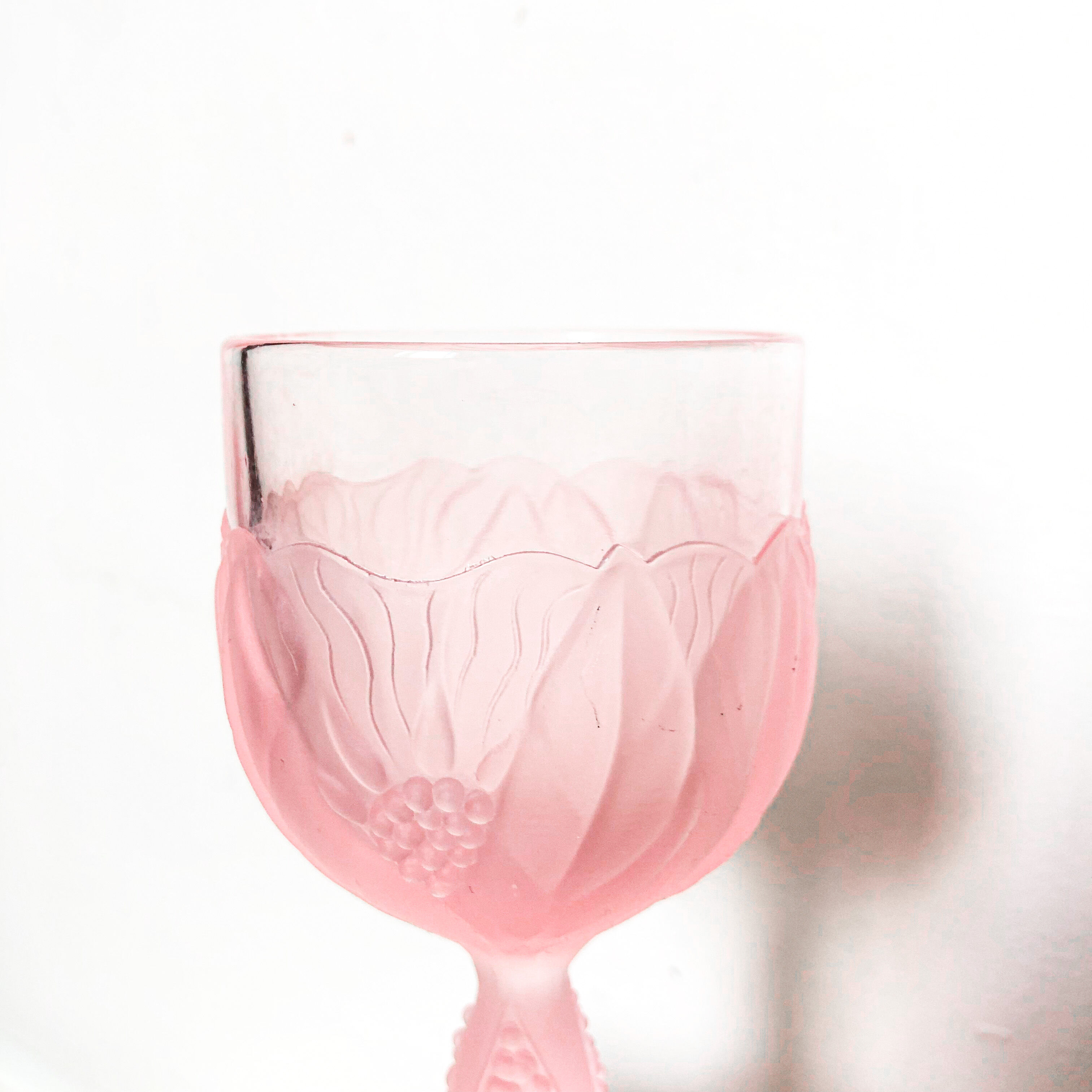 6 vintage wine glasses in frosted glass