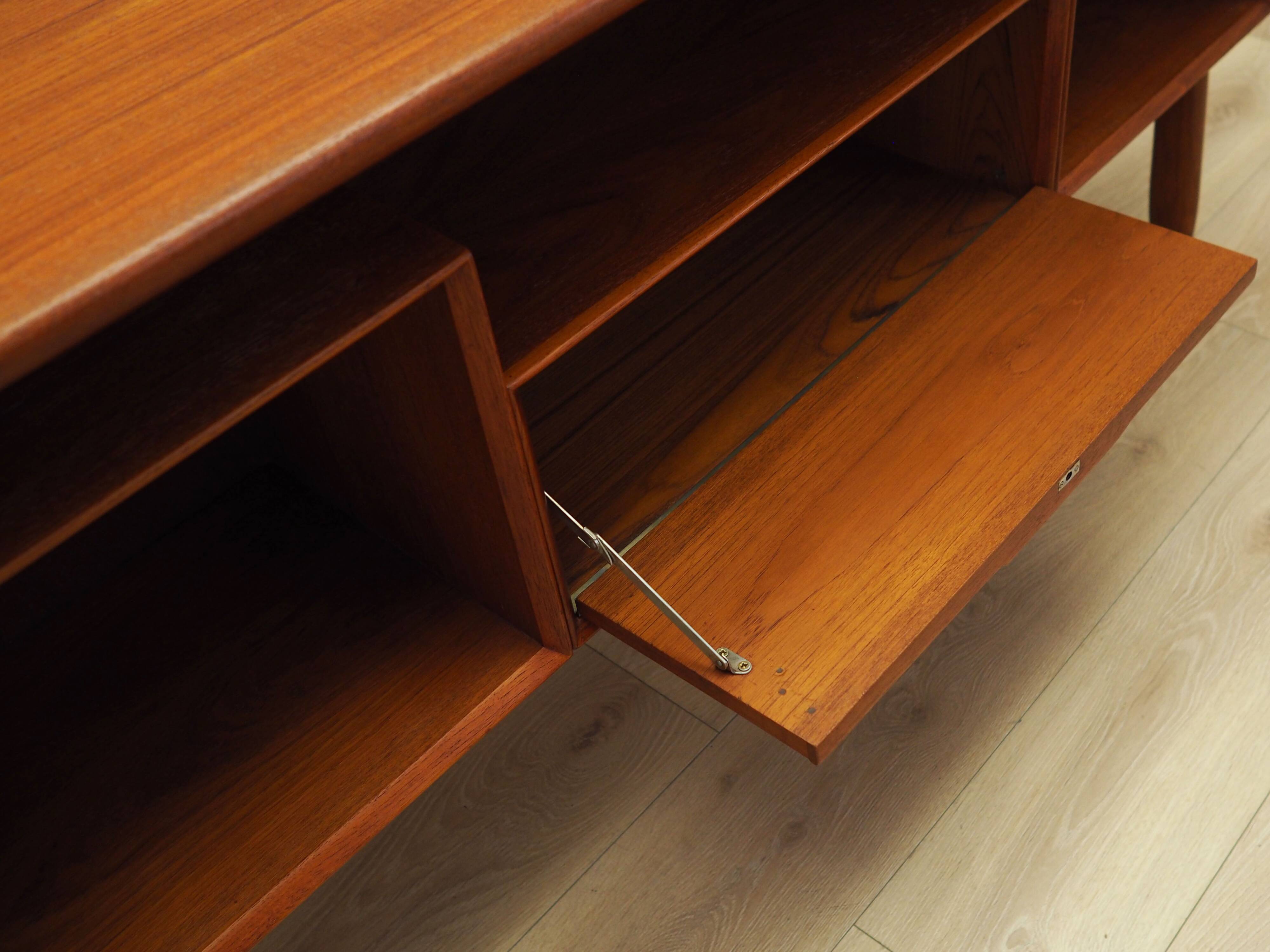 Bureau en teck, design danois, années 1970, fabrication : Omann Jun