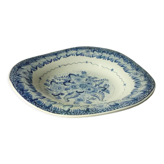 Wavy model faience dish from delft blauw holland