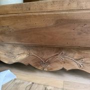 Bibliothèque en bois rénovée