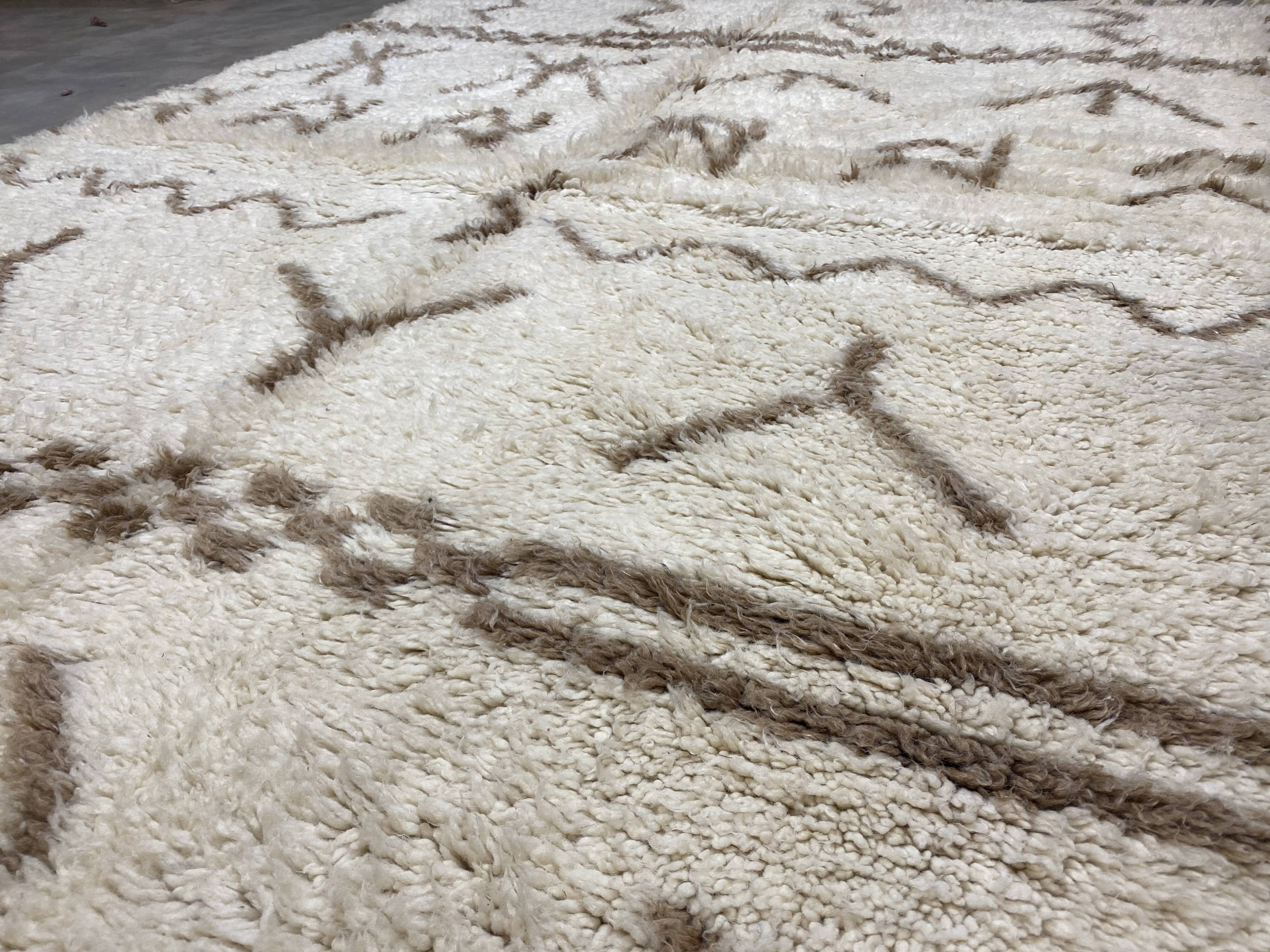 White/marrone laine carpet 180x240cm