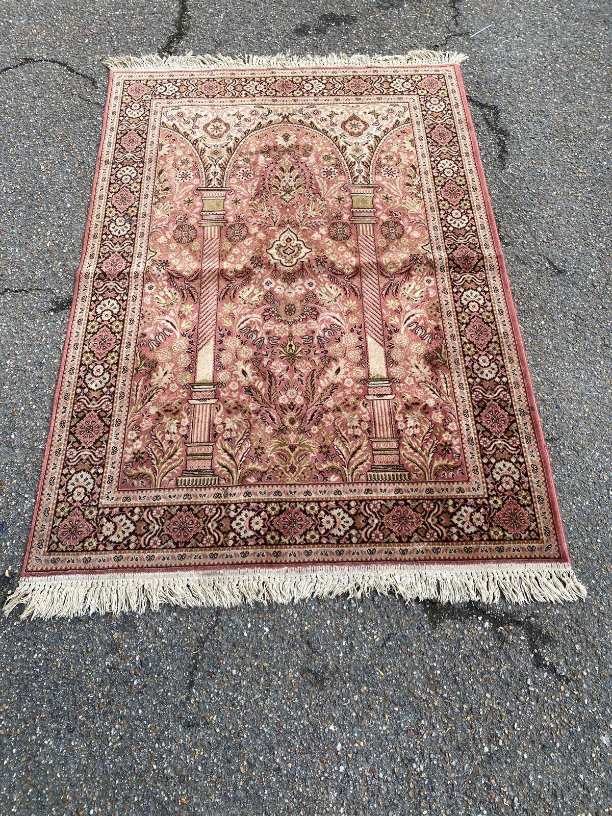 Persian rug in burgundy wool 110x170