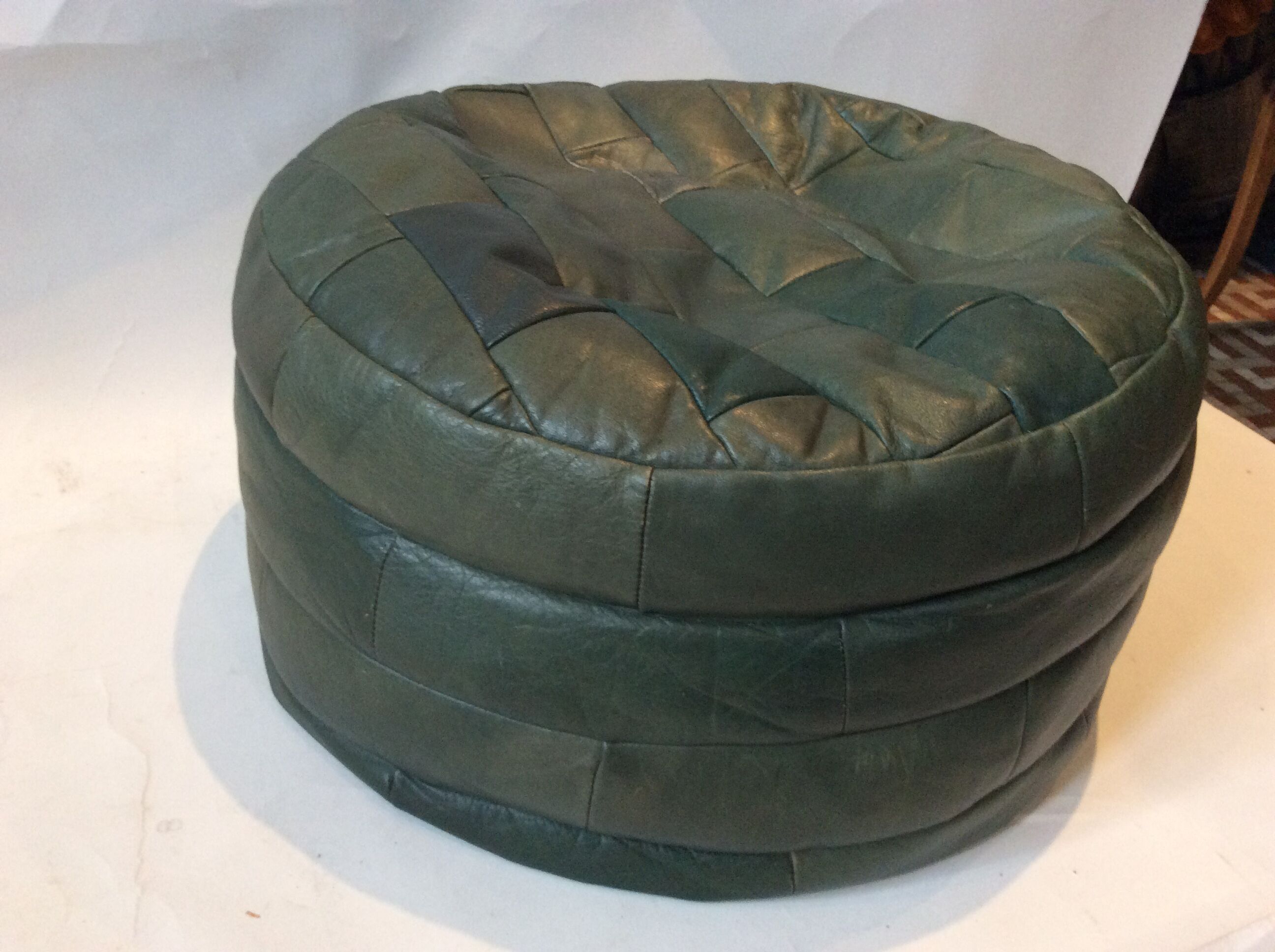 Vintage pouf
