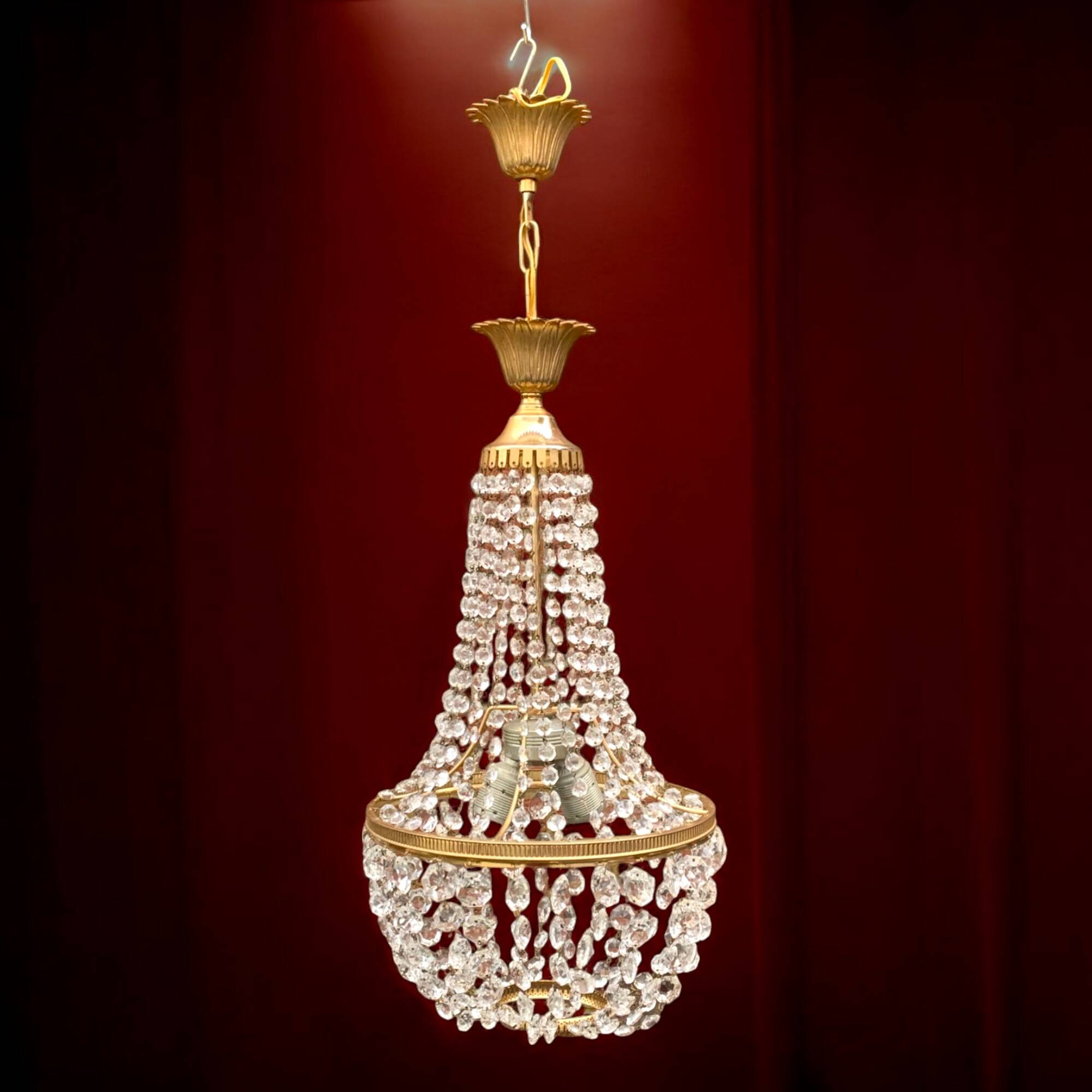 Hot air balloon pendant with glass tassels and gold frame